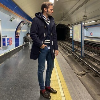 Comment porter un pull en v sans manches bleu marine