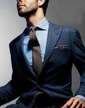 Comment porter un blazer à rayures verticales bleu marine
