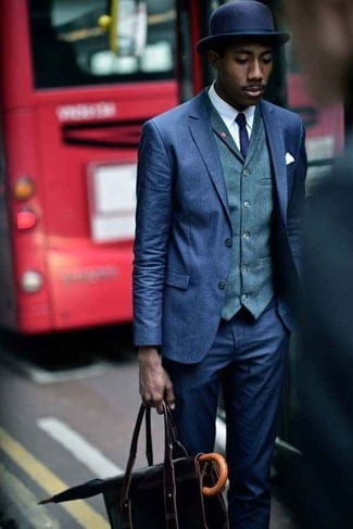 Comment porter un chapeau en laine bleu marine