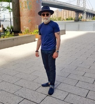 Comment porter un chapeau en laine bleu marine