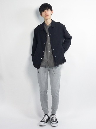 Comment porter une veste-chemise en nylon au printemps