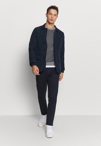Comment porter une veste-chemise en nylon au printemps