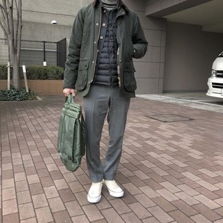 Comment porter un sac à dos olive pour un style chic decontractés