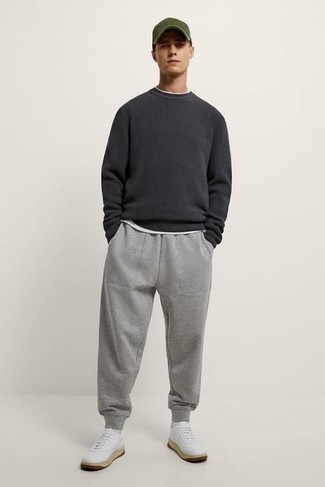 Comment porter une casquette de base-ball olive pour un style decontractés au printemps