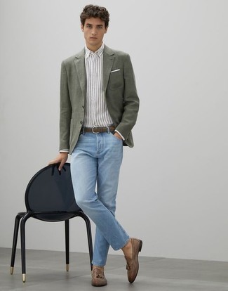 Des mocassins à pampilles à porter avec un blazer olive