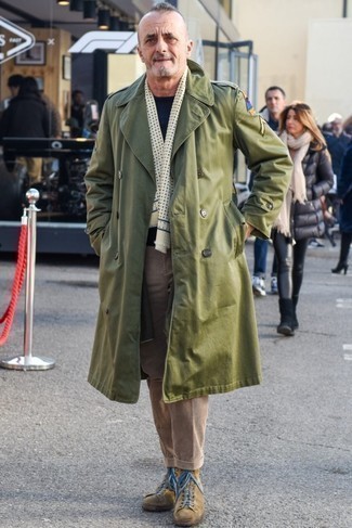 Comment porter des bottes olive quand il fait chaud après 50 ans