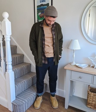 Comment porter un cardigan olive en automne