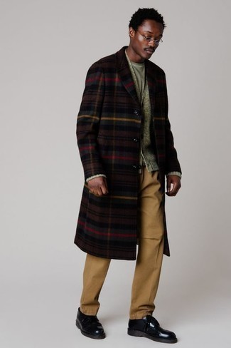 Comment porter un cardigan olive en automne