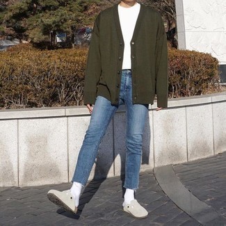 Comment porter un pantalon cargo olive à l'adolescence