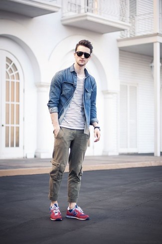 Comment porter un pantalon cargo olive