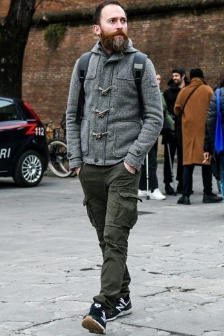 Comment porter un pantalon cargo olive