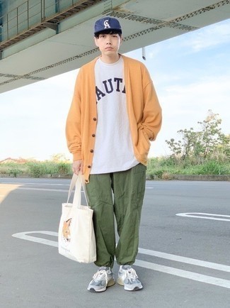 Comment porter un pantalon cargo olive à l'adolescence