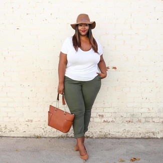 Comment porter un pantalon chino olive