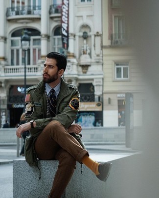 Comment porter une veste brodée olive en automne