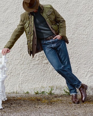Comment porter une veste style militaire olive quand il fait frais