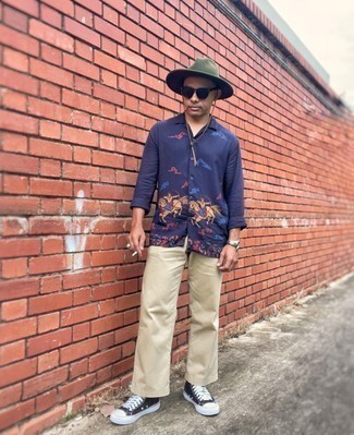 Comment porter un chapeau olive pour un style decontractés quand il fait chaud