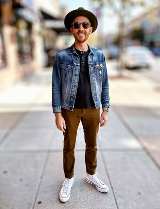 Comment porter un chapeau olive pour un style decontractés quand il fait chaud