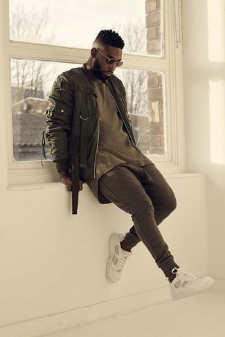 Comment porter une veste olive pour un style decontractés au printemps