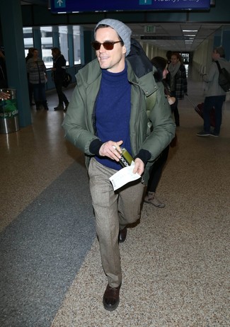 Comment porter une veste olive pour un style chic decontractés en hiver