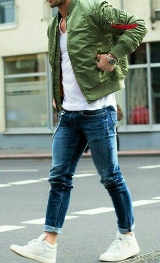 Comment porter une veste olive pour un style decontractés au printemps