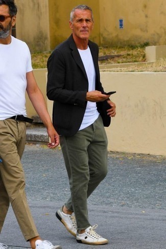 Comment porter un jean olive