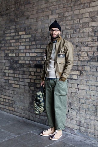 Comment porter une veste en cuir olive