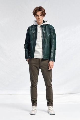 Comment porter une veste en cuir olive