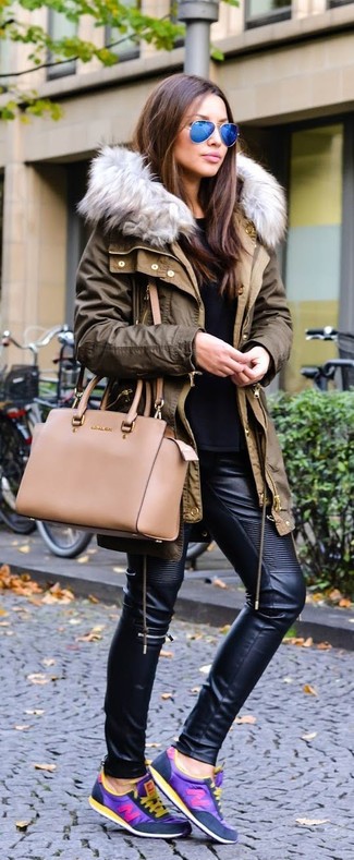 Comment porter une parka olive à 30 ans