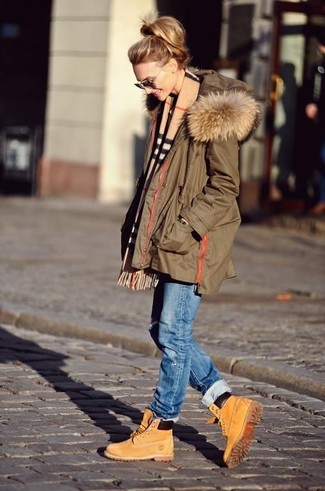 Comment porter une parka olive