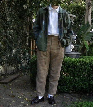 Comment porter une veste-chemise imprimée olive