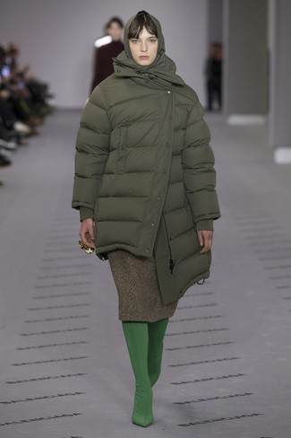 Comment porter une doudoune olive