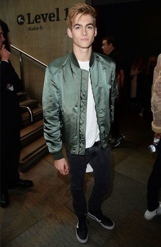 Comment porter une veste en satin olive à l'adolescence