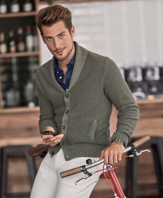 Comment porter un cardigan à col châle olive