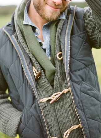 Comment porter un cardigan à col châle olive