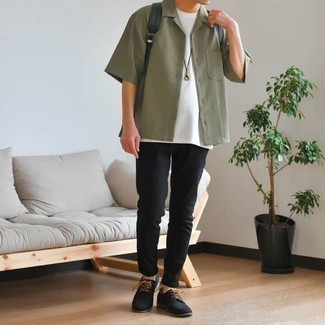 Comment porter une chemise à manches courtes olive