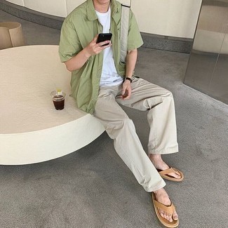 Comment porter une chemise à manches courtes olive