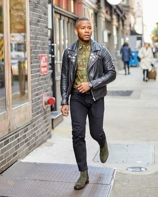 Comment porter une chemise à manches courtes olive quand il fait frais