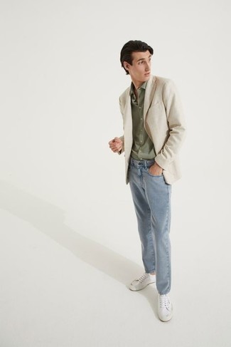Comment porter une chemise à manches courtes olive à 30 ans