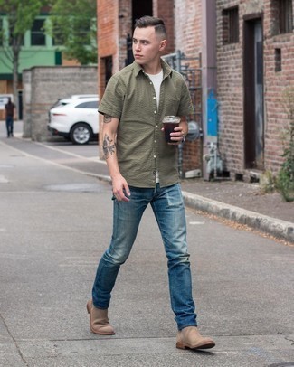 Comment porter une chemise à manches courtes olive