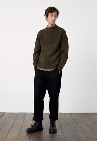 Comment porter une chemise à manches courtes olive à 30 ans