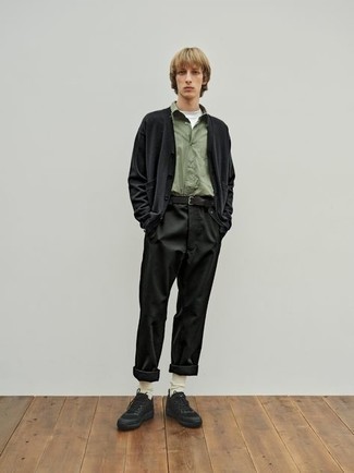 Comment porter une chemise à manches courtes olive