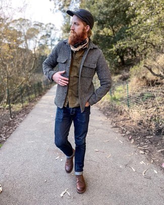 Comment porter une chemise à manches courtes olive à 30 ans
