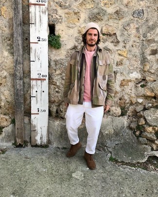 Comment porter une chemise à manches courtes olive quand il fait frais