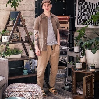 Comment porter des chaussettes olive pour un style relax