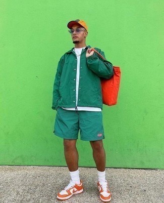 Comment porter une casquette de base-ball orange