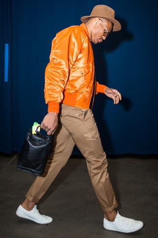 Comment porter un blouson aviateur orange