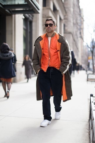 Comment porter un blouson aviateur orange pour un style chic decontractés