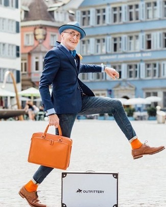 Comment porter une serviette orange