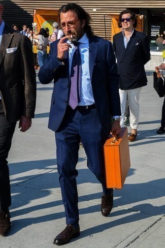 Comment porter une serviette orange