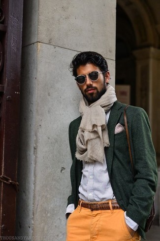 Comment porter un pantalon chino orange